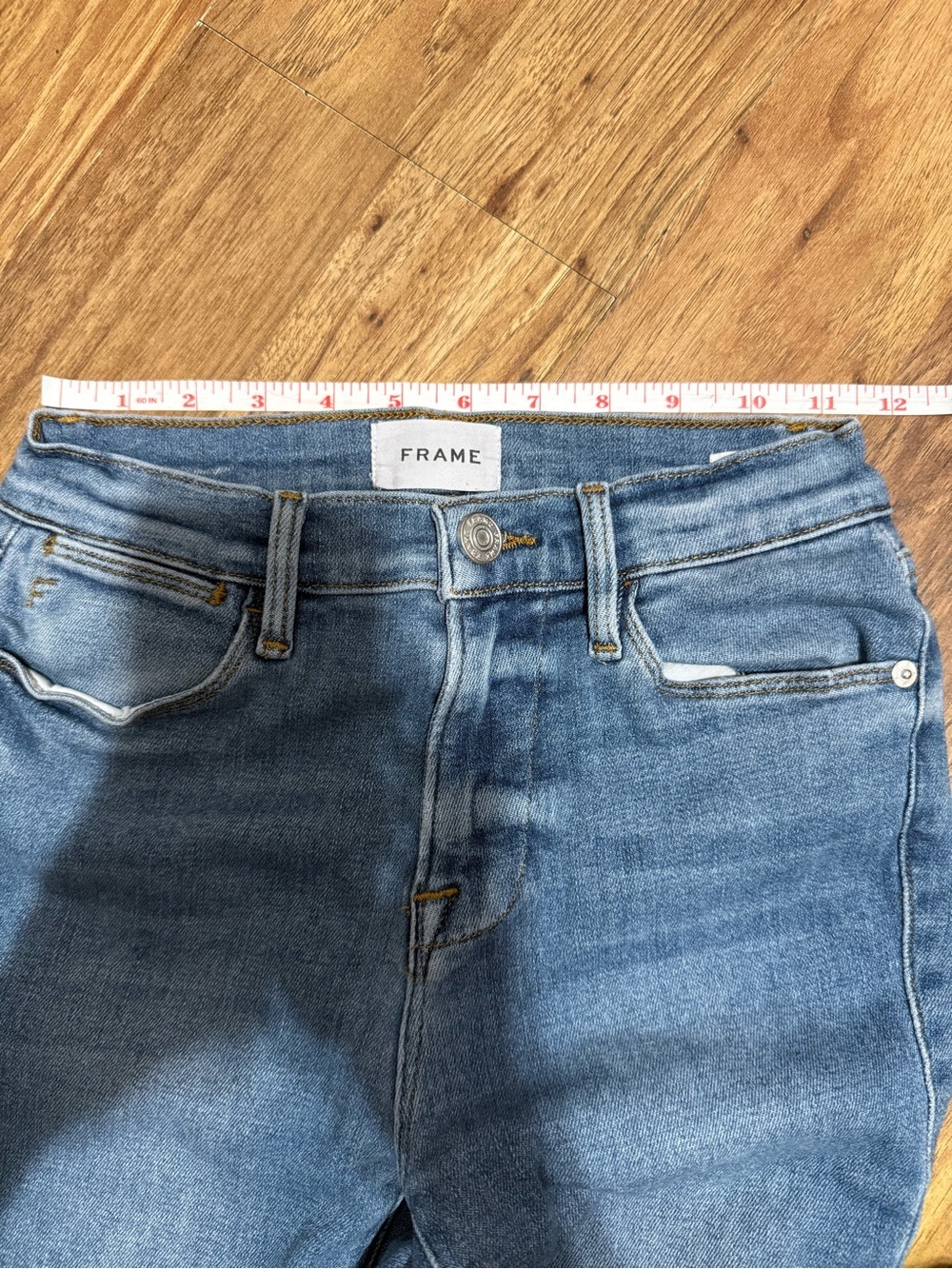 Frame Denim Medium Wash High-Rise Skinny Jeans with Frayed Hem - Picture 9 of 10